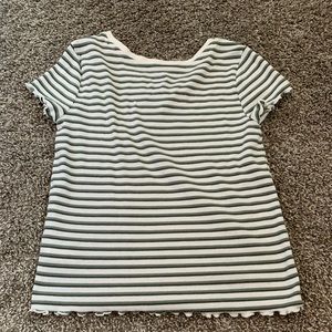 Super stretchy short sleeve shirt.